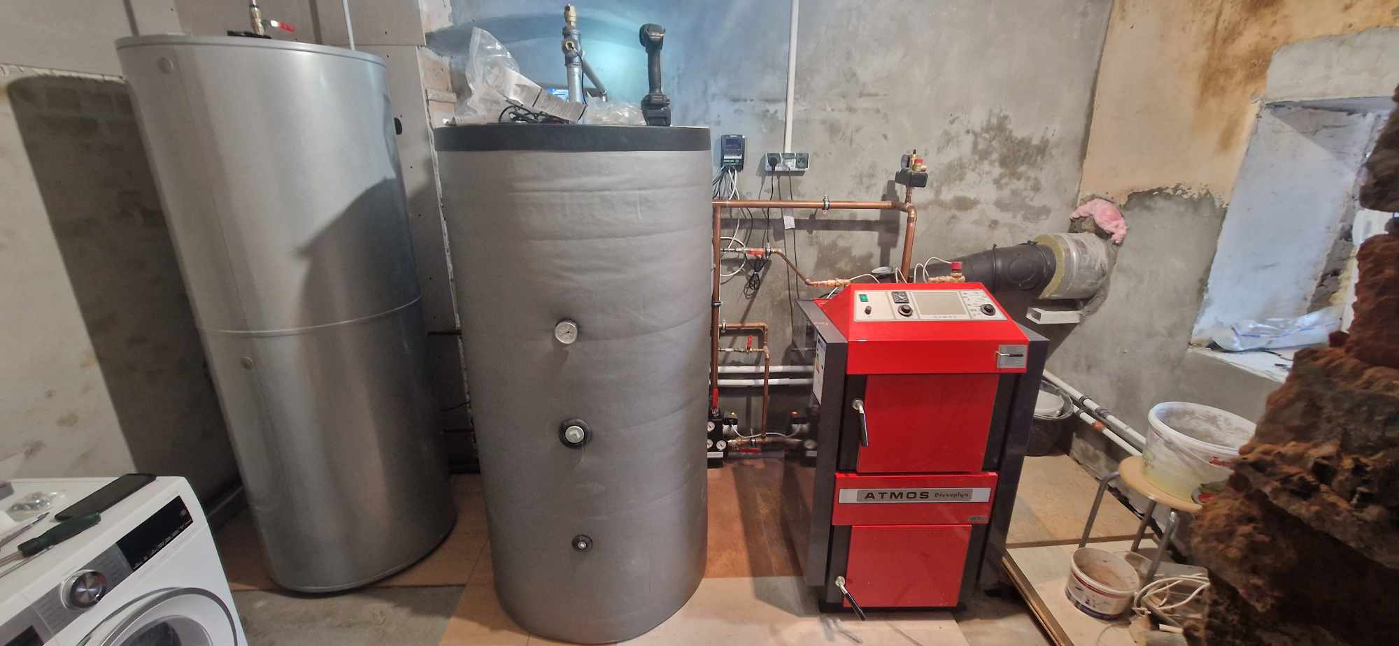 Instalacja kotła na paliwo stałe z buforami